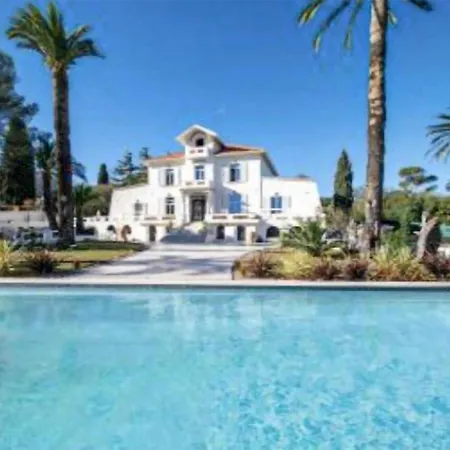 Lovely In Saint-raphael With Wifi
